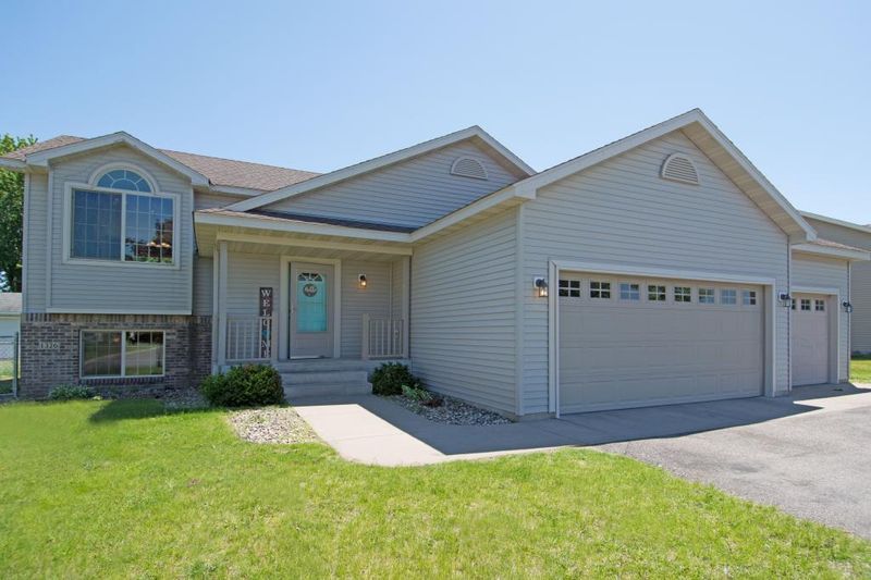 1326 Heritage Dr, Waite Park, MN 56387