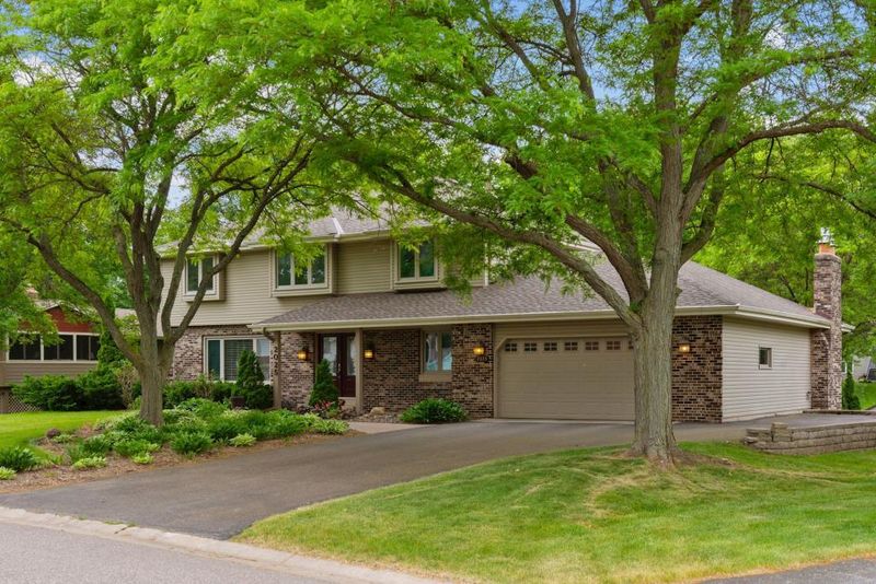 2025 Fountain Ln N, Plymouth, MN 55447