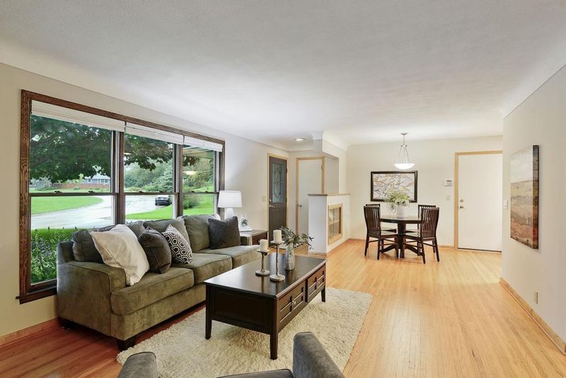 6216 Ashcroft Ln, Edina, MN 55424