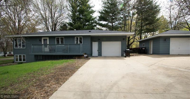 325 N Cherry St, Belle Plaine, MN 56011