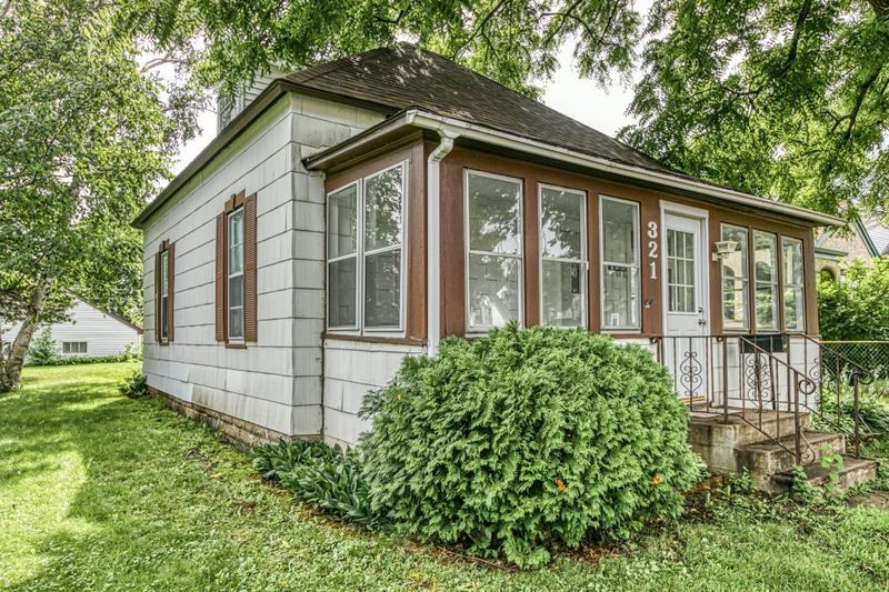 321 3rd Ave S, South Saint Paul, MN 55075
