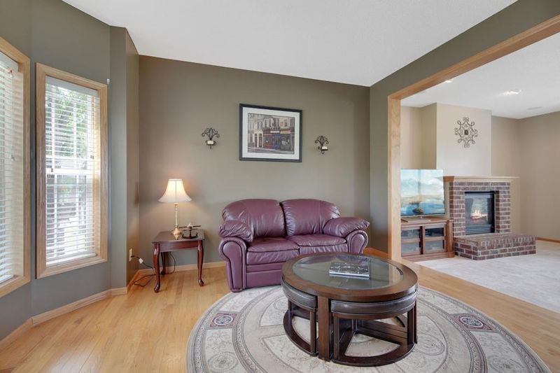 3949 Games Dr, Saint Bonifacius, MN 55375
