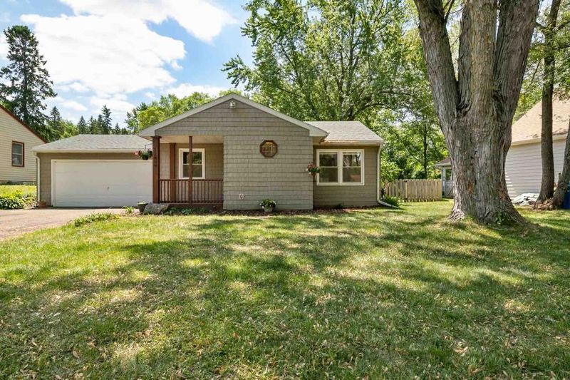 12809 Linde Ln, Minnetonka, MN 55305