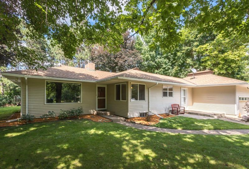 2268 Carver Ave E, Maplewood, MN 55119