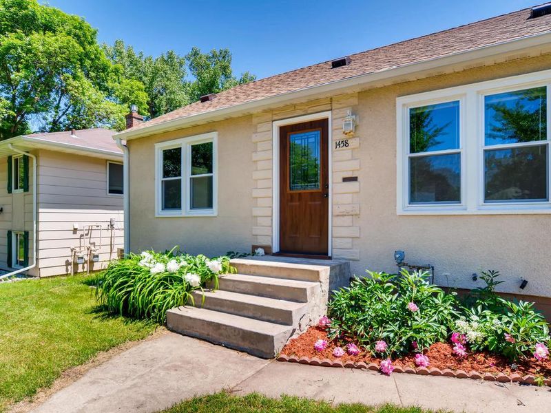 1458 Dale St N, Saint Paul, MN 55117