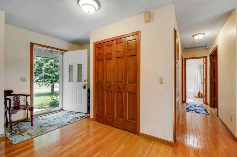13709 W Preserve Blvd, Burnsville, MN 55337