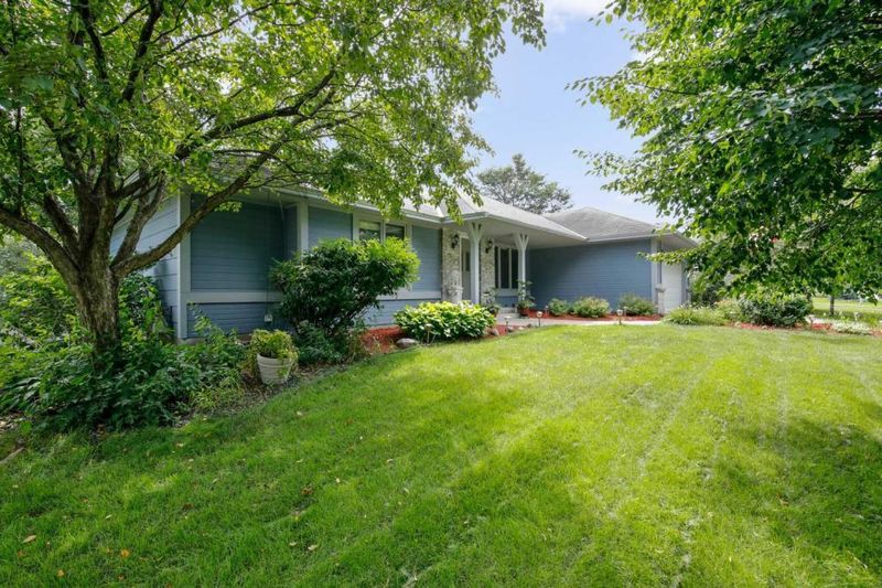 13709 W Preserve Blvd, Burnsville, MN 55337