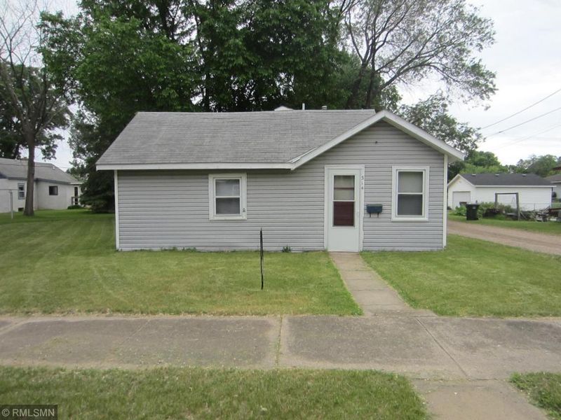 314 8th St NE, Staples, MN 56479