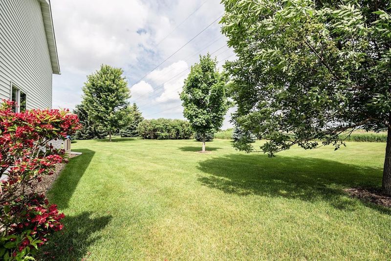 1521 Dublin Ct, Shakopee, MN 55379