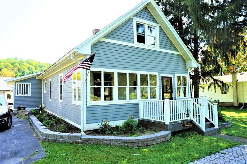 811 1st St, Plum City, WI 54761