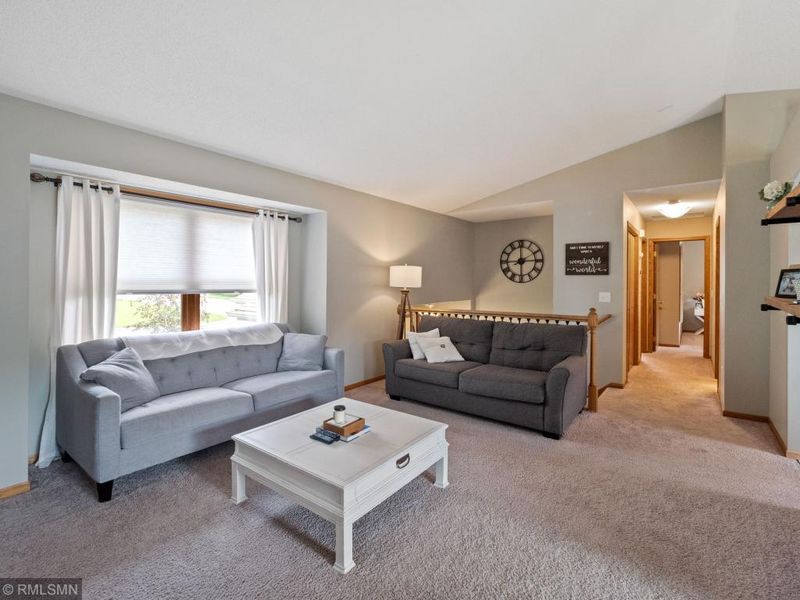 5711 Oak View Ct, Savage, MN 55378