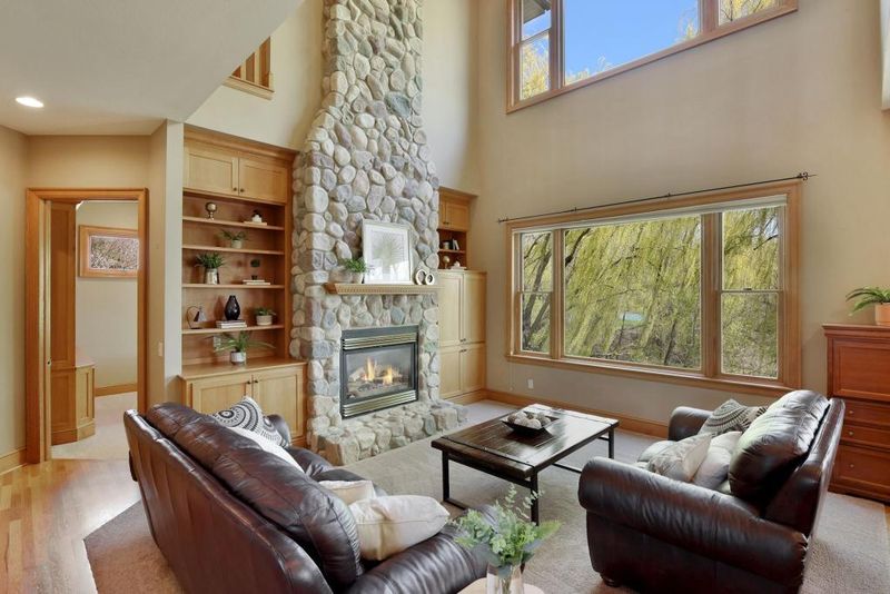 6919 Country Oaks Rd, Excelsior, MN 55331