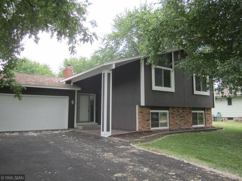 8301 28th Ave N, New Hope, MN 55427