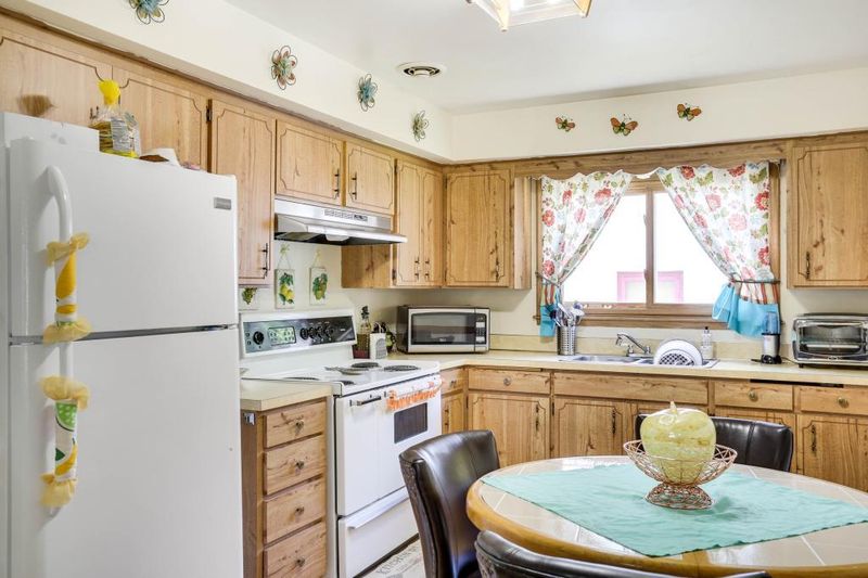 1640 4th St E, Saint Paul, MN 55106