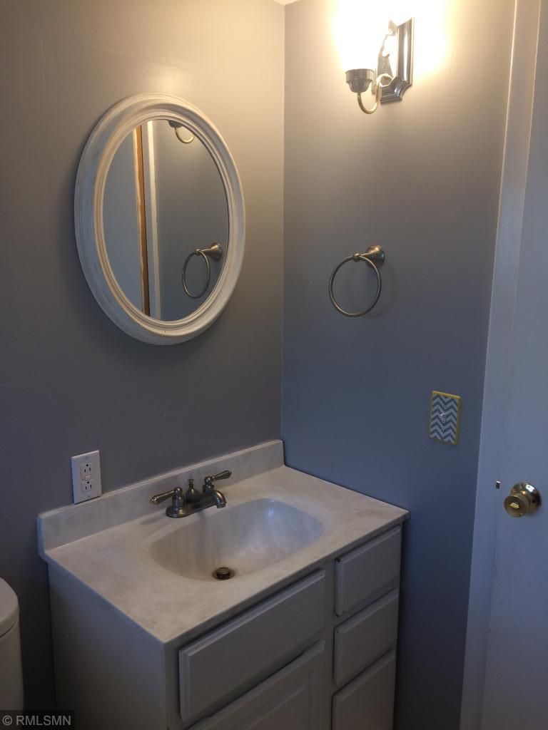 2688 6th Ave E, North Saint Paul, MN 55109