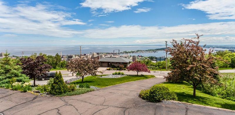 531 W 6th St, Duluth, MN 55806