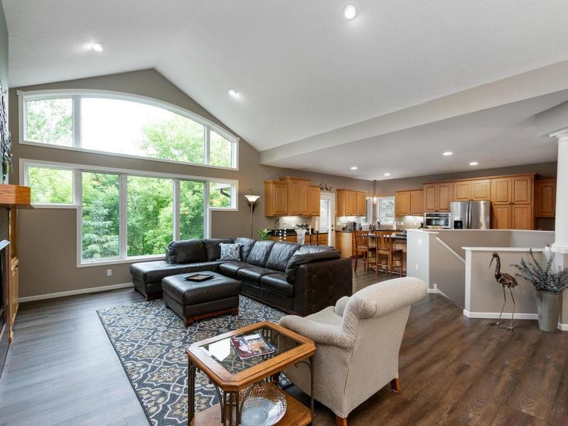 7060 Halstead Dr, Mound, MN 55364