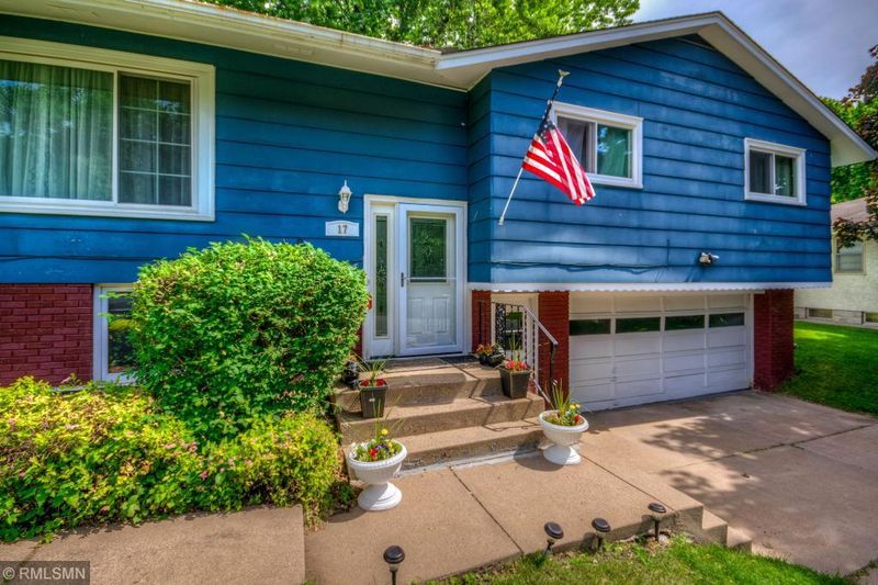 17 Imperial Dr E, West Saint Paul, MN 55118
