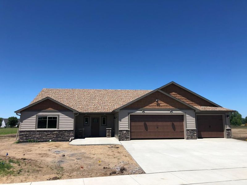 1603 Hurst Castle Rd, Saint Cloud, MN 56303
