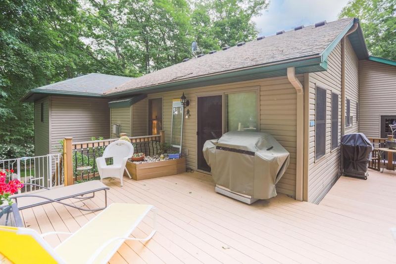 384 Briar Ln, Taylors Falls, MN 55084