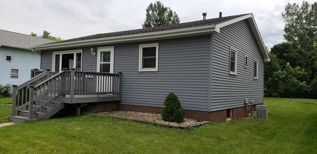 1114 E 9th Ave, Worthington, MN 56187
