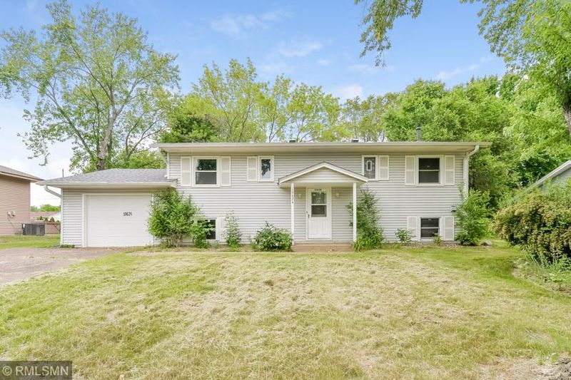 10624 Arrowhead St NW, Coon Rapids, MN 55433
