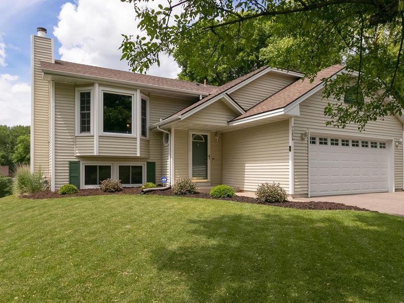 7254 Divinity Ln, Eden Prairie, MN 55346