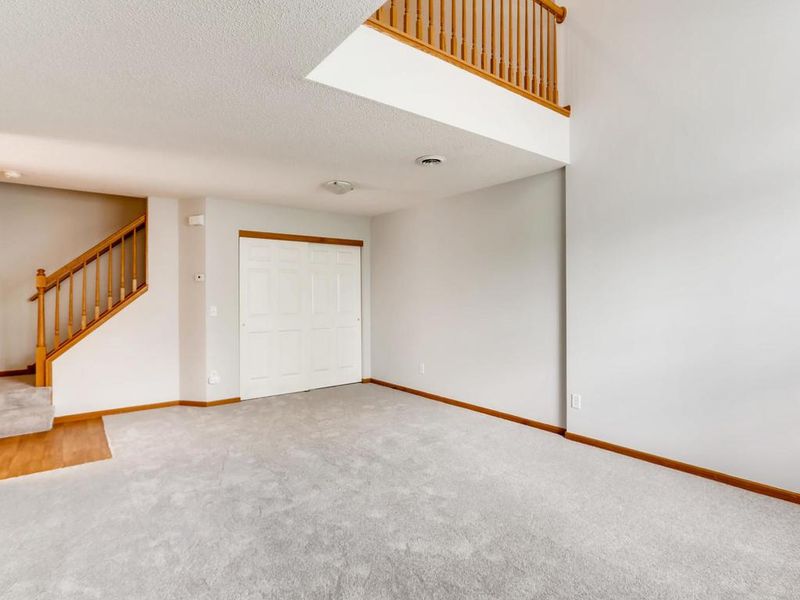 2764 Wagon Wheel Trl, Chaska, MN 55318