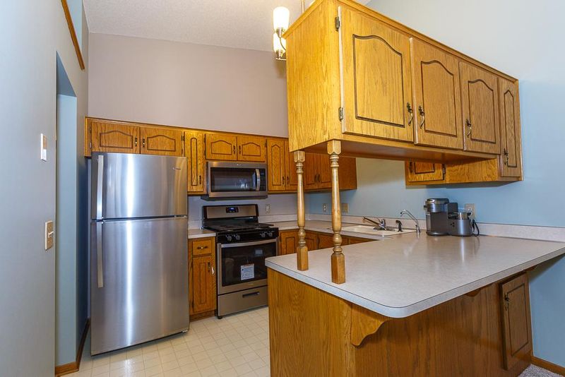 7915 147th St W, Apple Valley, MN 55124