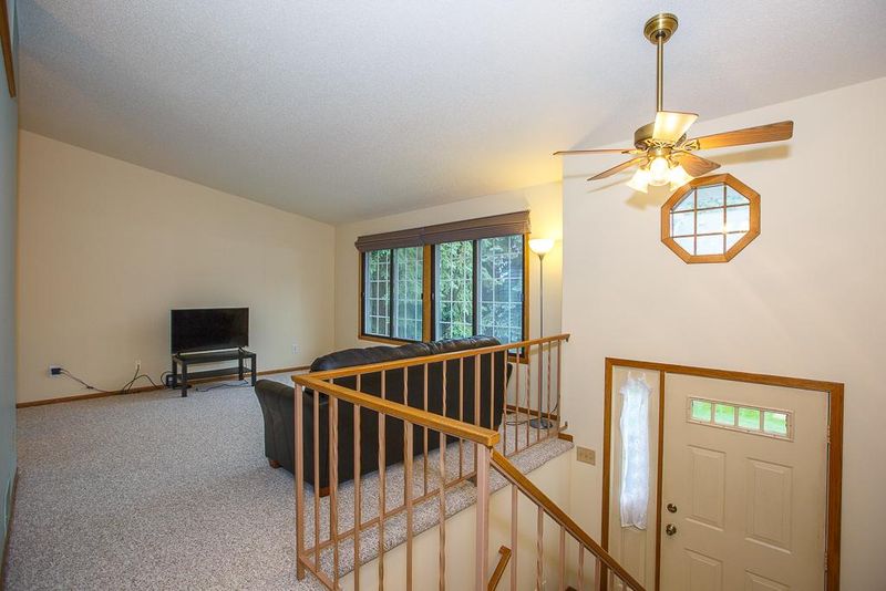 7915 147th St W, Apple Valley, MN 55124