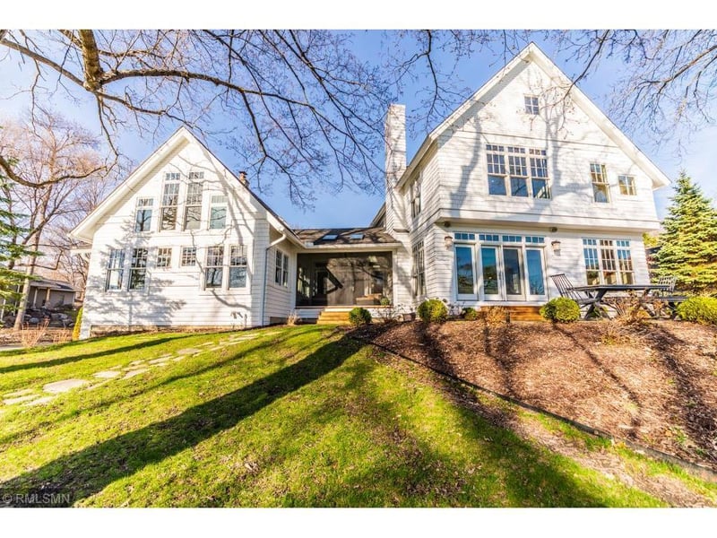6653 Merry Pl, Chanhassen, MN 55317