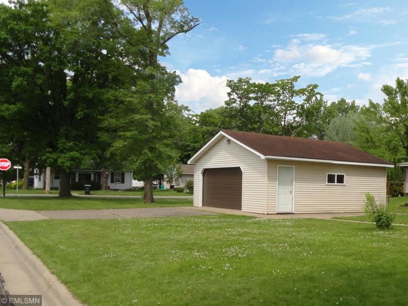 204 4th Ave NW, Little Falls, MN 56345