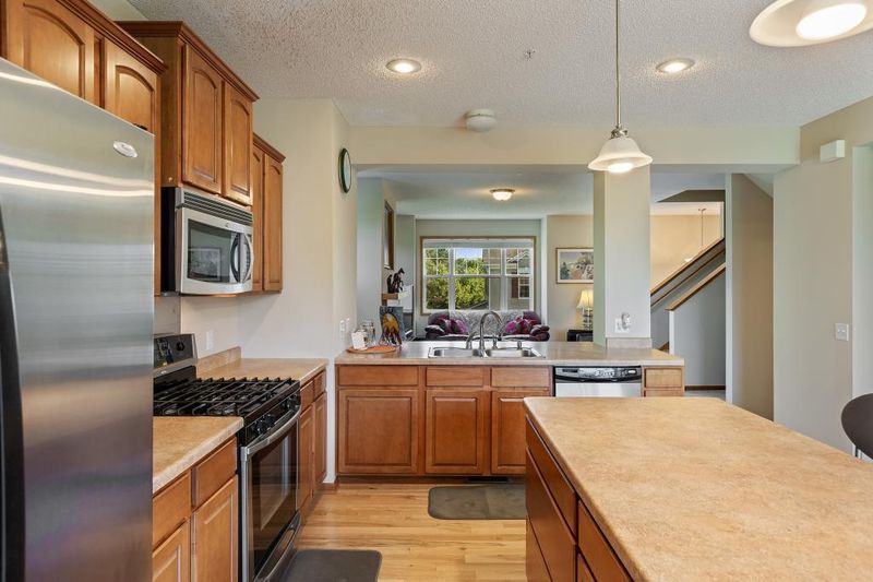 3721 Hazel Trl #D, Woodbury, MN 55129