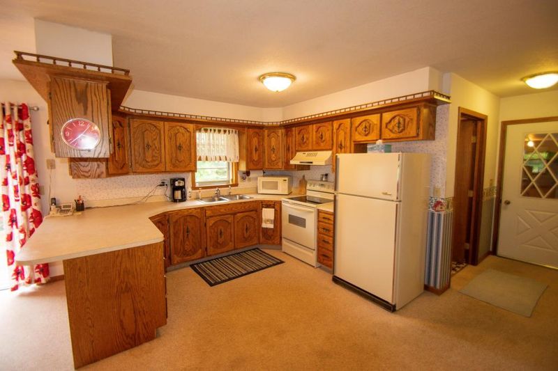 518 1st St NE, Menahga, MN 56464