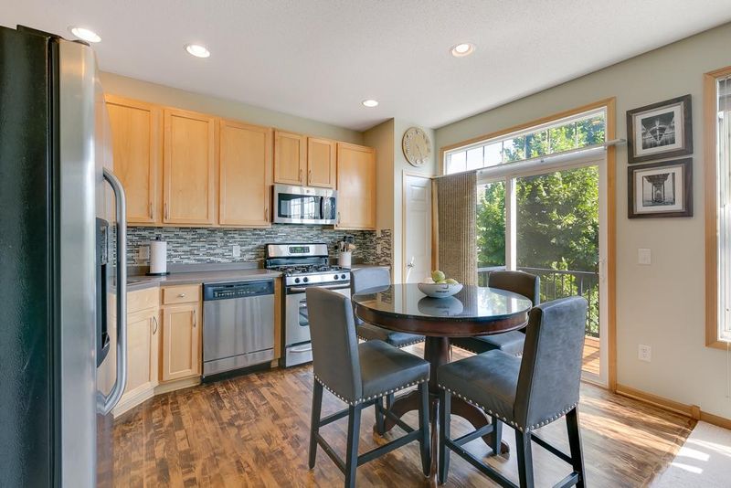 1344 Savanna Dr, Shakopee, MN 55379