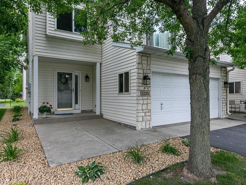 1220 Willow Trl, Farmington, MN 55024