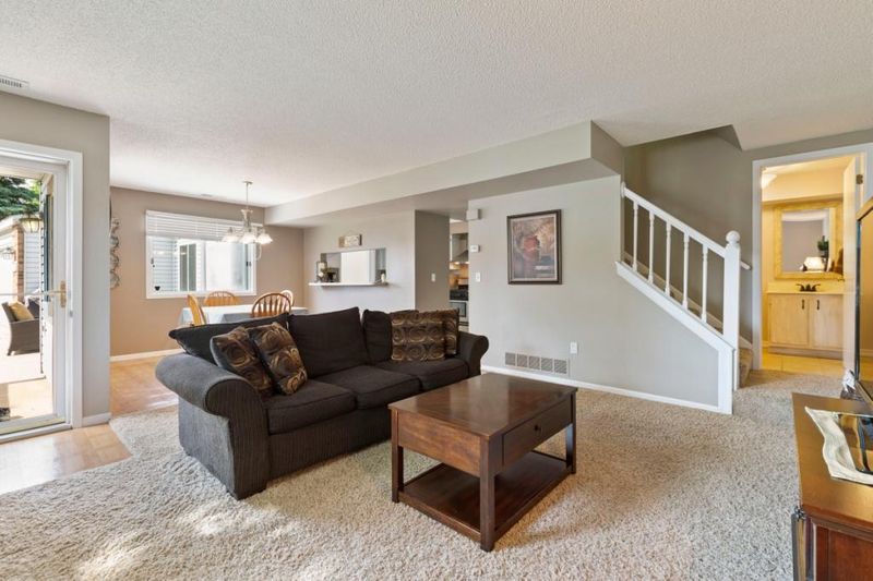 15949 Granada Ave, Apple Valley, MN 55124