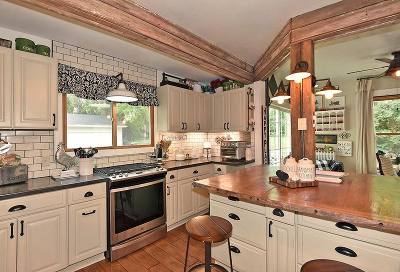 23 1st St SE, Faribault, MN 55021