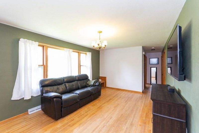 526 S Wasson Ln, River Falls, WI 54022