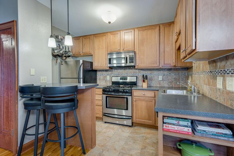 4221 Nicollet Ave #102, Minneapolis, MN 55409