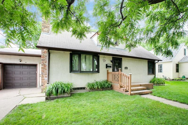 235 Arion St E, West Saint Paul, MN 55118