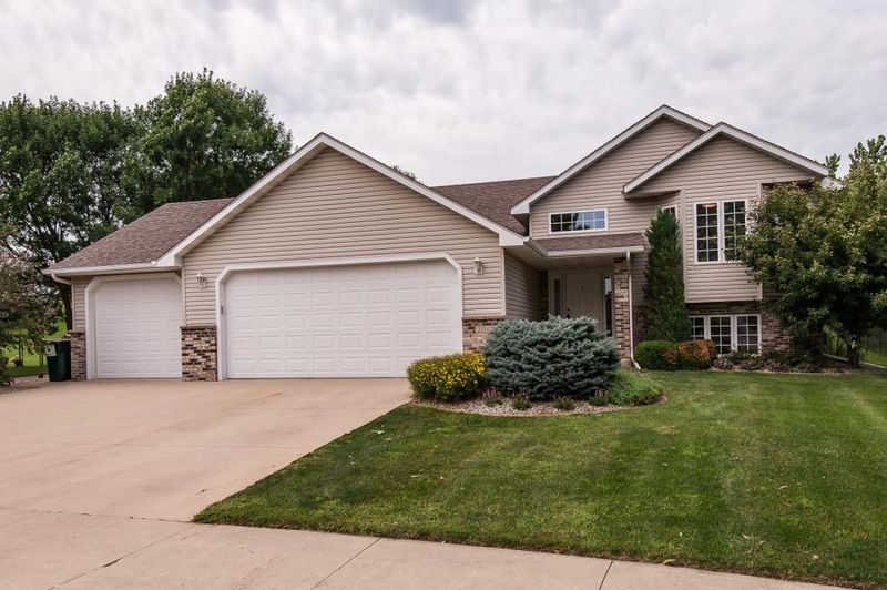 2516 Boulder Ridge Dr NW, Rochester, MN 55901