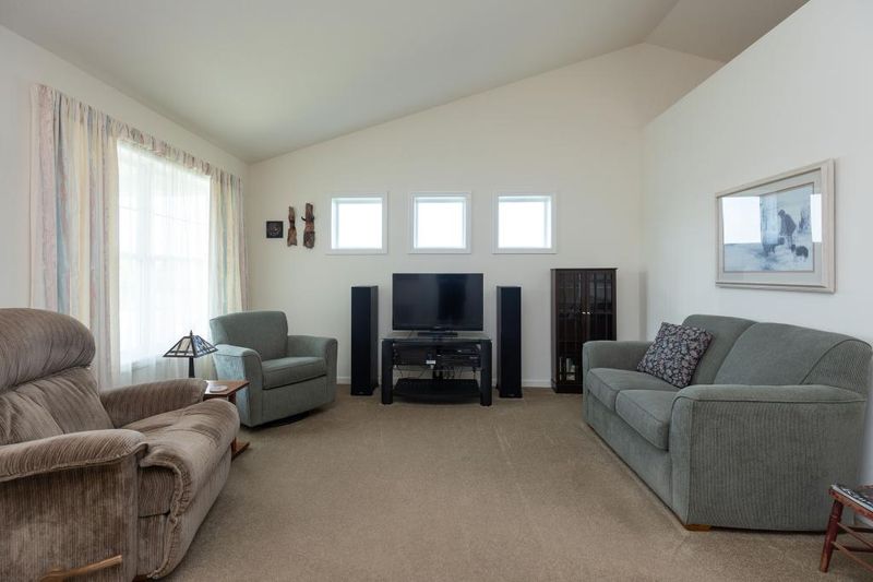 14089 Addison Ct, Rosemount, MN 55068