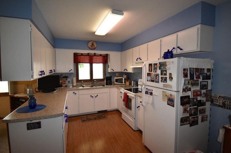 505 E 8th St, Starbuck, MN 56381