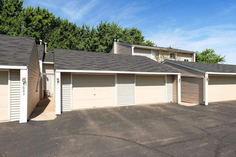 7681 Whitney Dr, Apple Valley, MN 55124