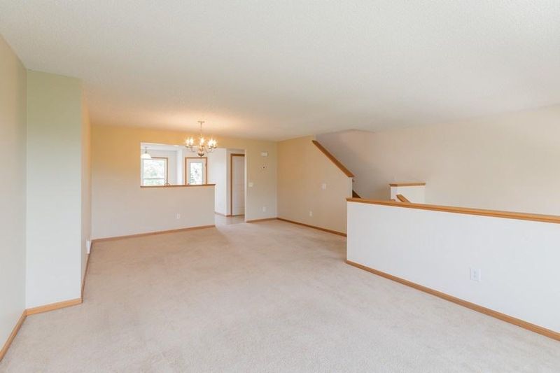 5185 Fairpoint Dr N, Hugo, MN 55038