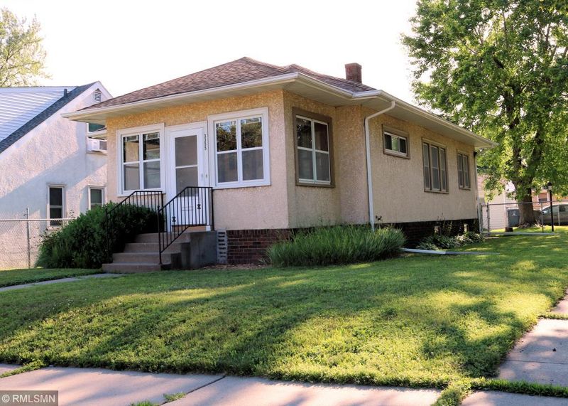 3355 Irving Ave N, Minneapolis, MN 55412