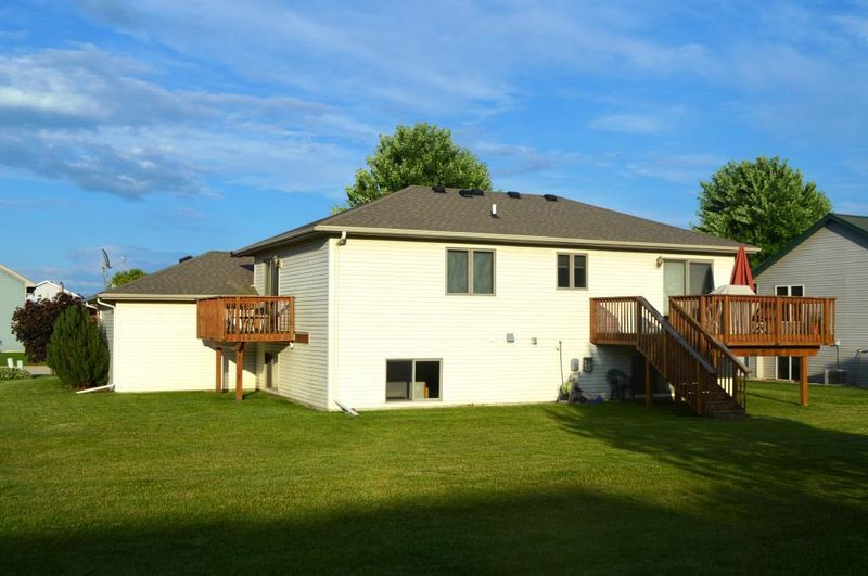 109 6th Ave NE, Elgin, MN 55932