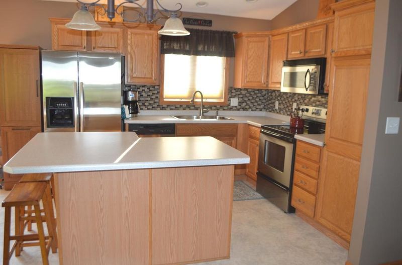 109 6th Ave NE, Elgin, MN 55932
