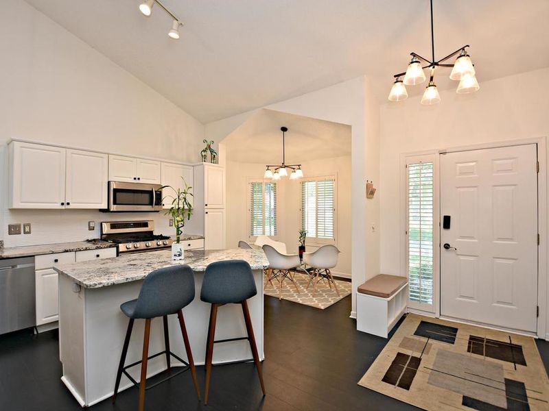 5958 Bren Cir, Minnetonka, MN 55343